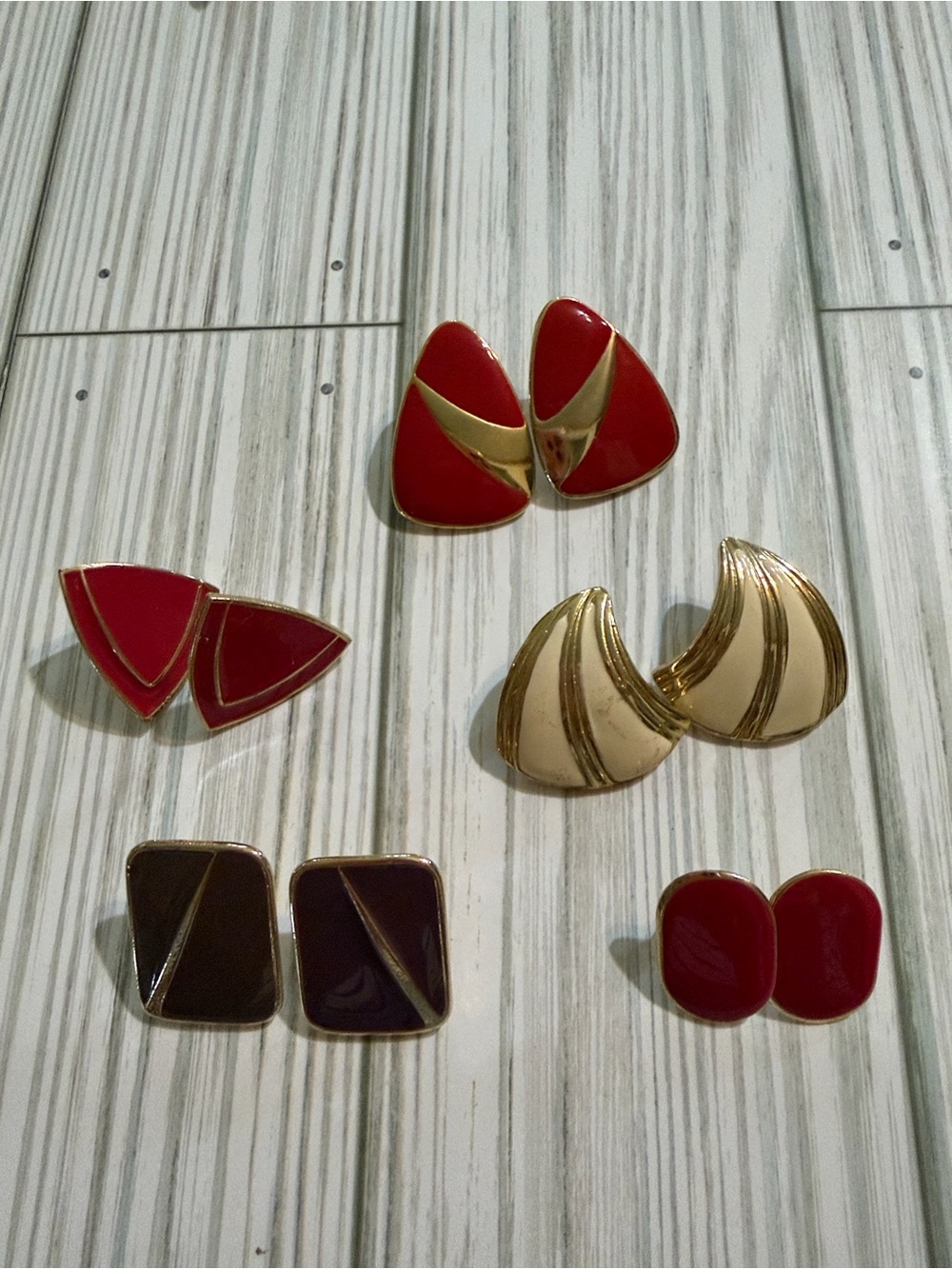 Lot of 5 vintage Gold-Tone and Enamel Earrings